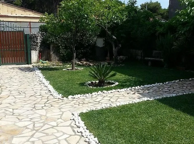 Alojamento de Acomodação e Pequeno-almoço Pasquale A Mare